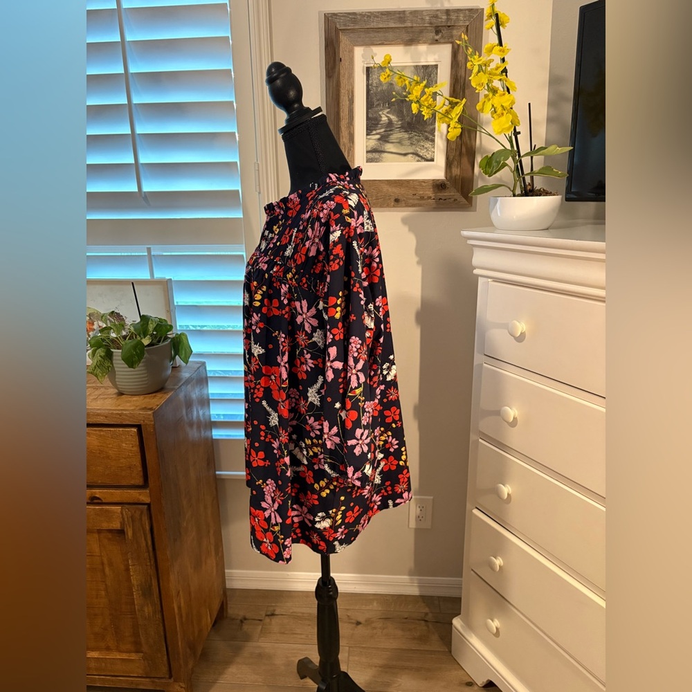 BLOOMCHIC 
Sweet Floral Blouse, Navy 22-24 - Picture 4 of 10